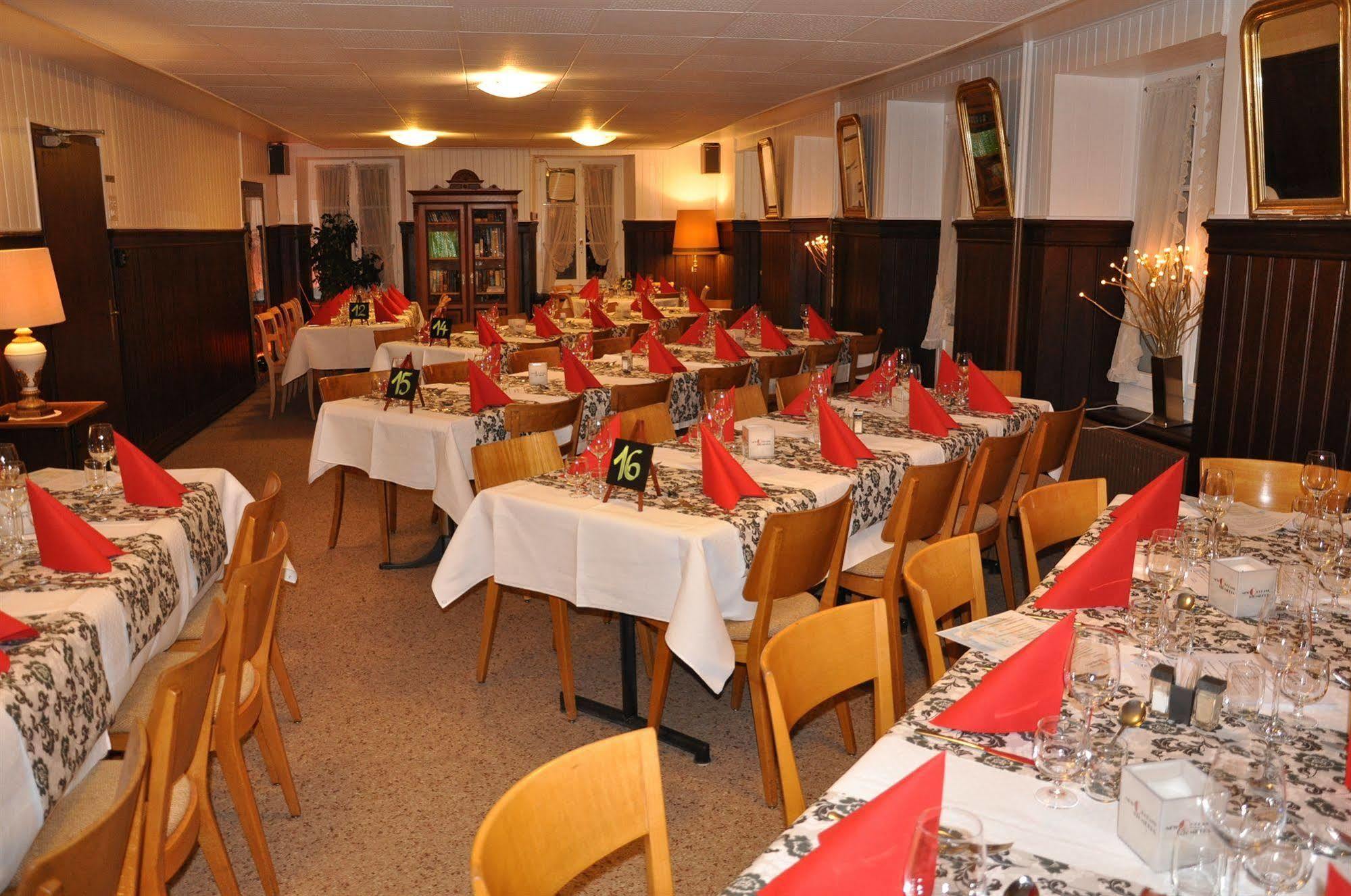Hotel Garni Rösslipost Unteriberg Exteriör bild
